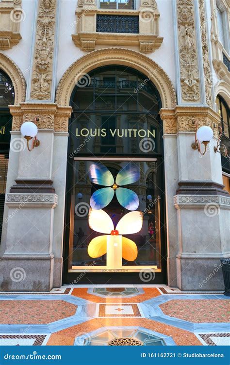 louis vuitton milano galleria|louis vuitton milano black friday.